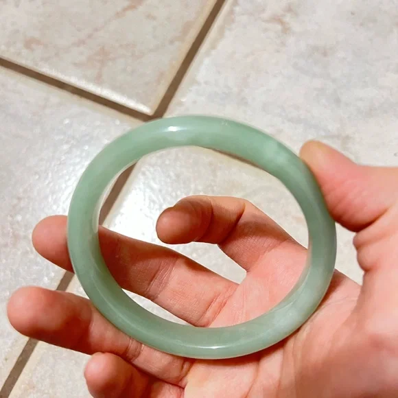 Elegant Dongling Jade Bangle Bracelet - Picture 2 of 10